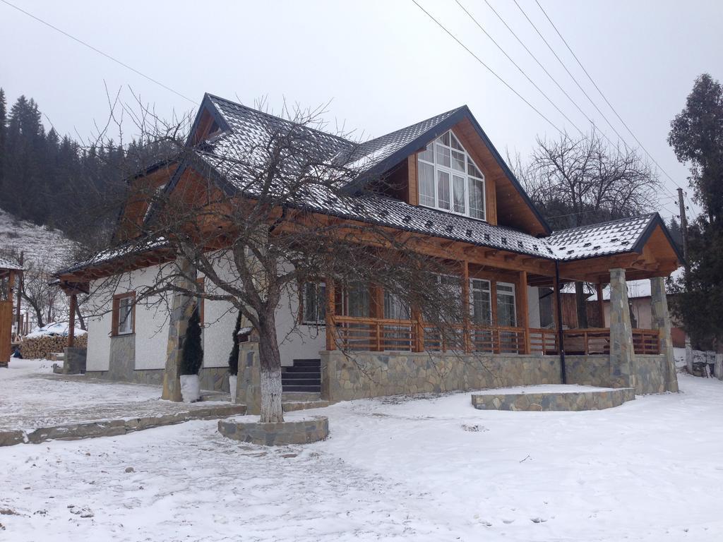 Cottage Familiya Verkhovyna Esterno foto